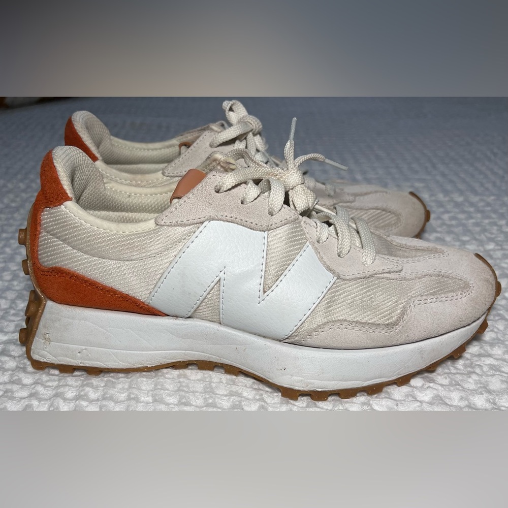 New Balance 327